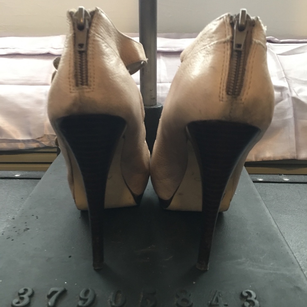 Heels - Picture 4 of 6